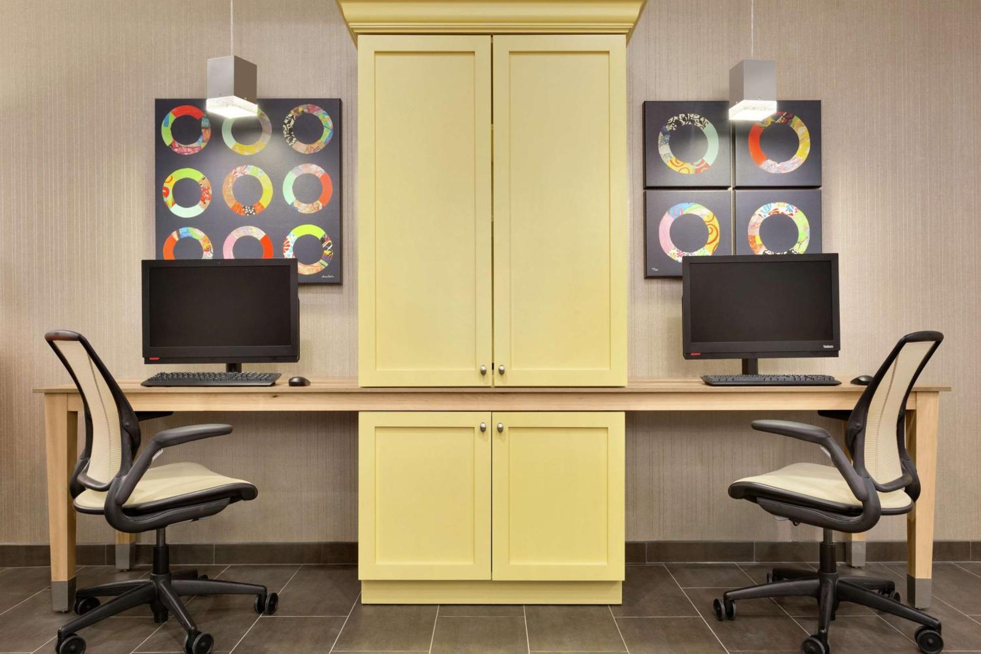 Home2 By Hilton Cincinnati Airport South 3*