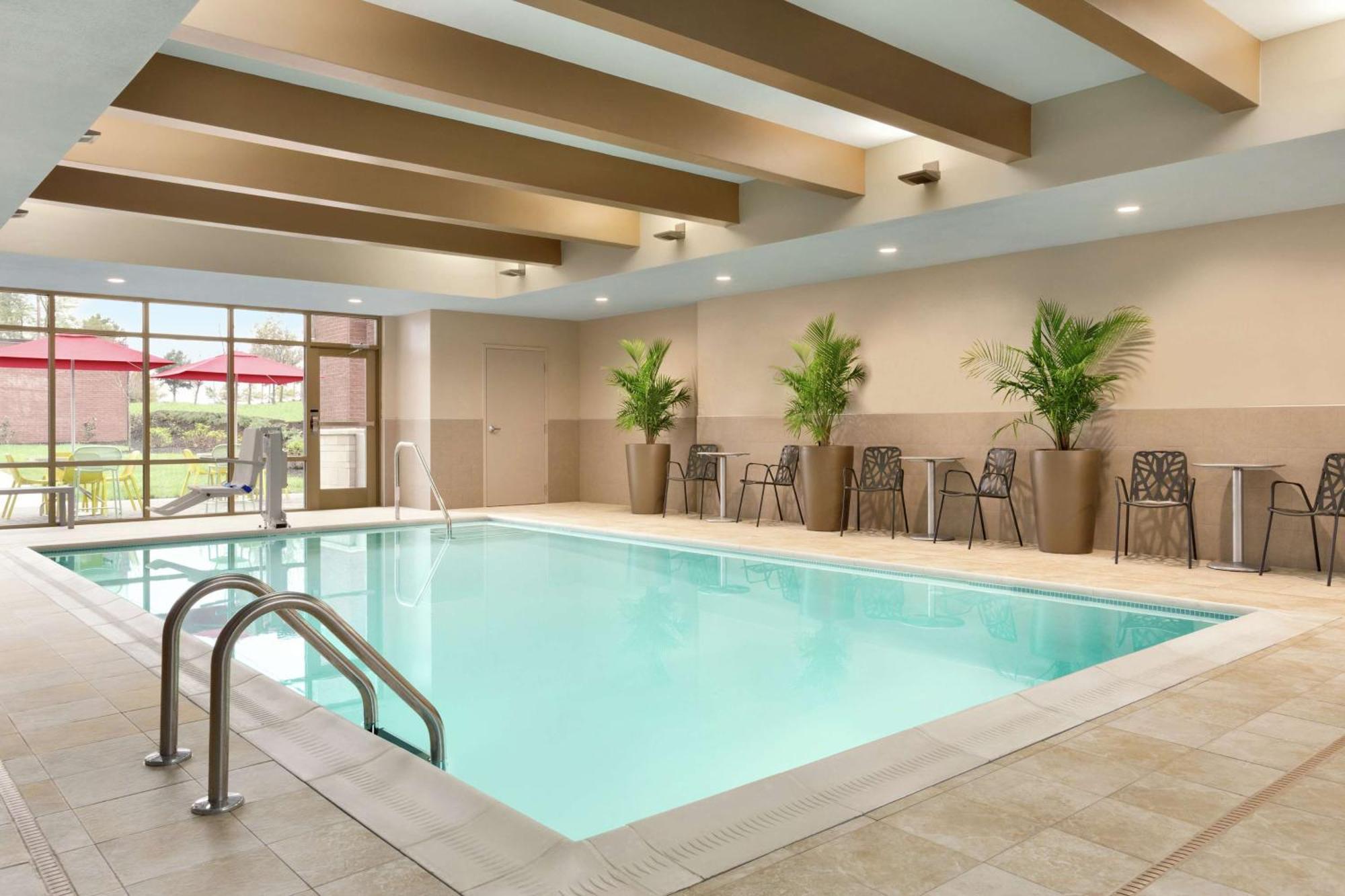 Home2 By Hilton Cincinnati Airport South 3*