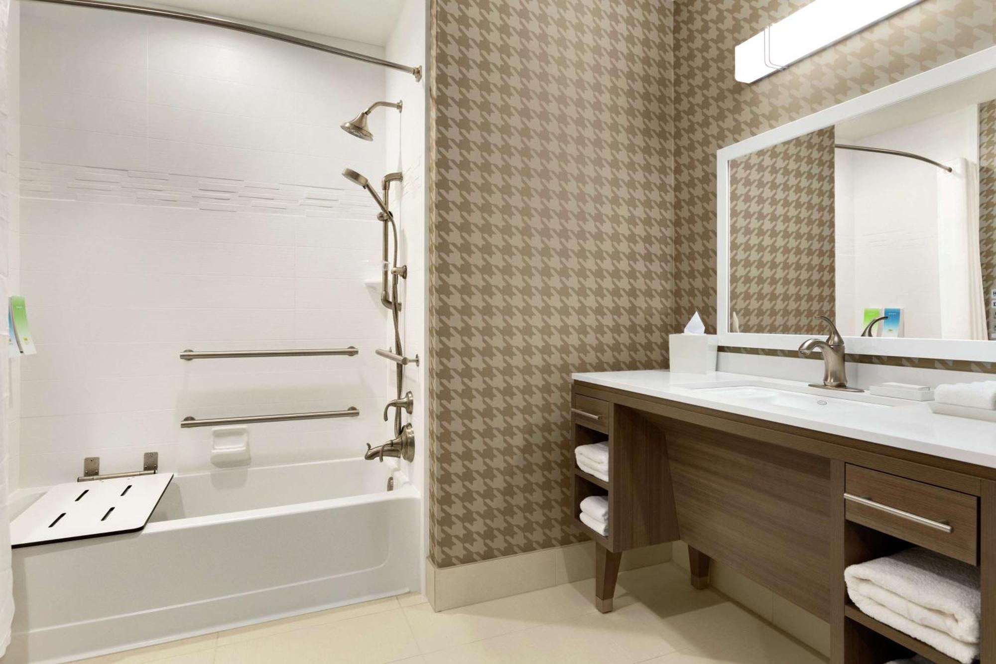 Hotel Home2 By Hilton Cincinnati Airport South